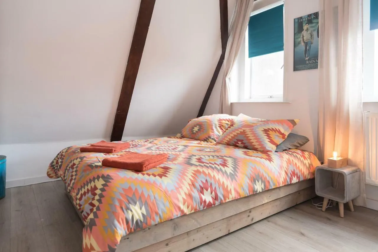 Emperor Studio Apartment Amsterdam Homestay